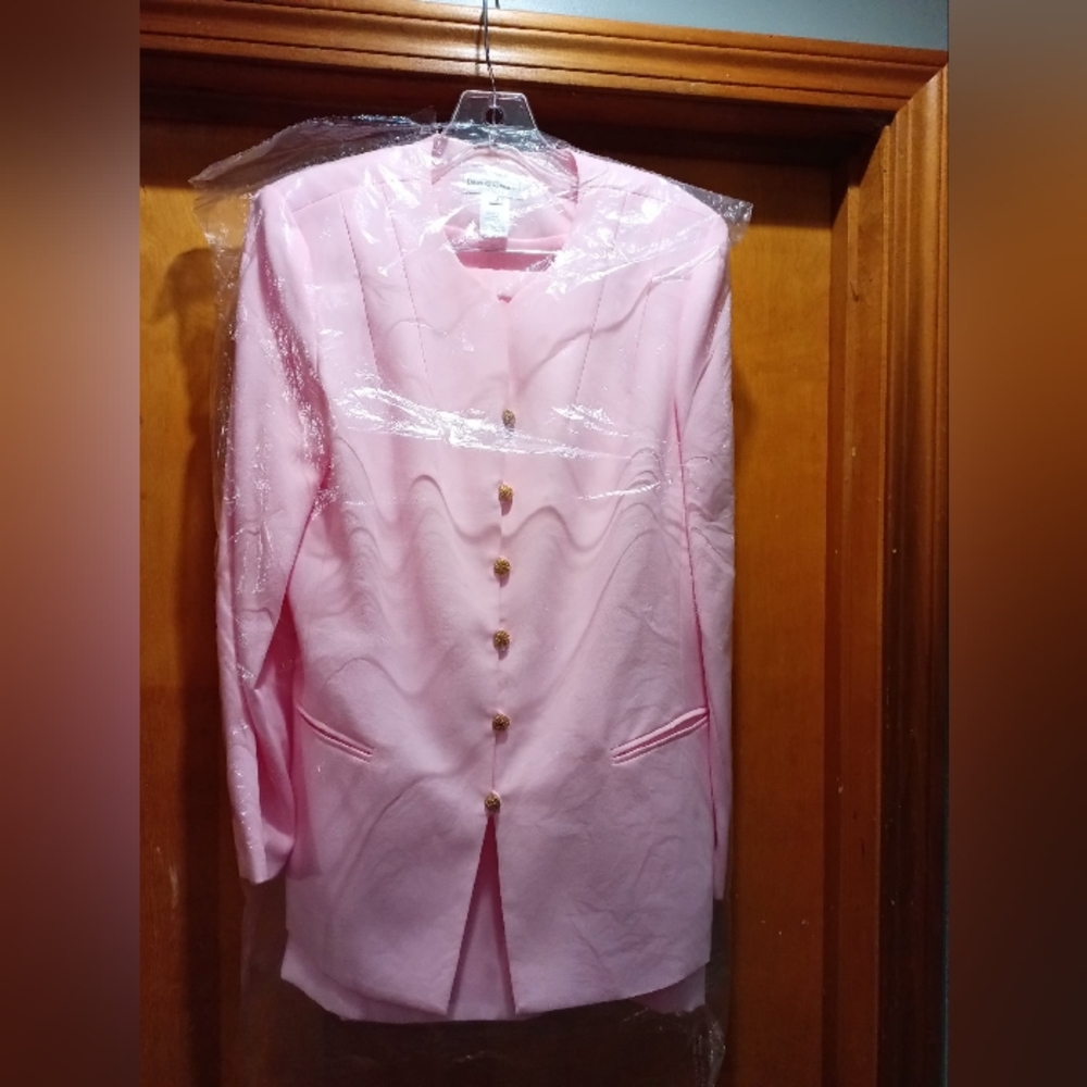 Pink suit like new